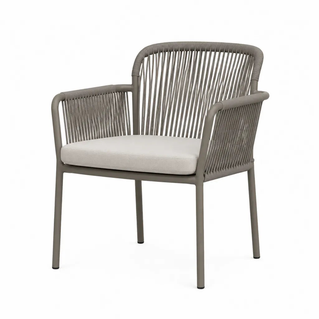 Poltrona da giardino con braccioli in alluminio e corda intrecciata tortora con cuscino avorio 60 x 65 x 80 cm